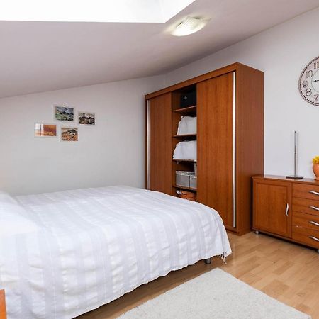 Gorgeous Home In Labin With Outdoor Swimming Pool Ngoại thất bức ảnh