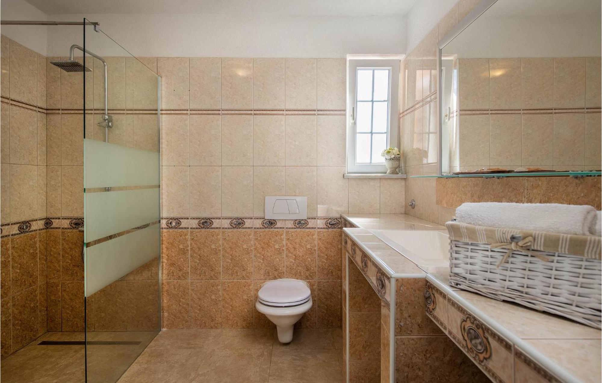 Gorgeous Home In Labin With Outdoor Swimming Pool Ngoại thất bức ảnh